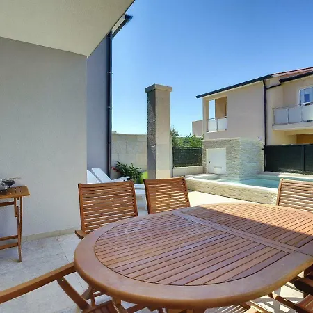 Pool House Apartman Banjole
