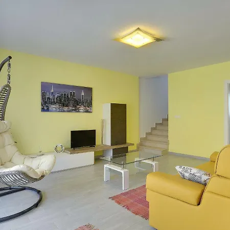 Apartment Pool House